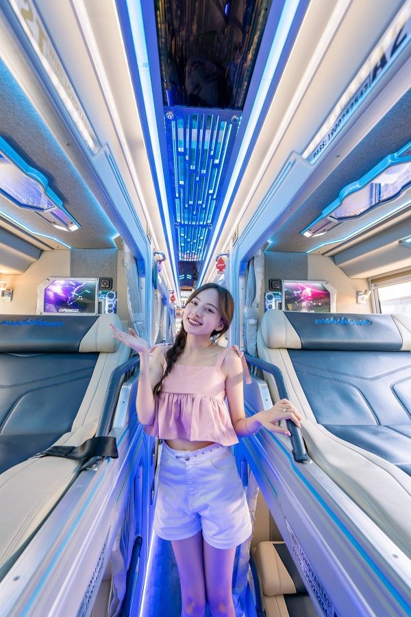 Cabin bầu trời sao của dòng xe phòng đôi đi Đà Lạt Vip