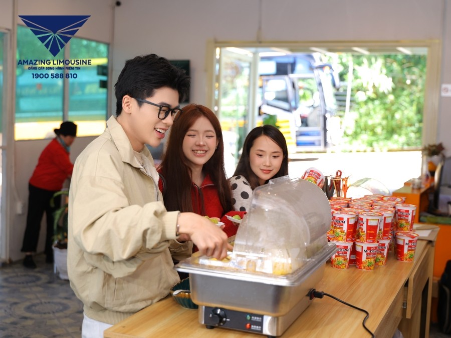 Nha Xe Co Phong Cho Buffet Tuyen Sai Gon Da Lat Thumbnail
