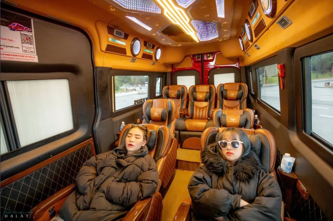 Nội thất xe Limousine VIP 9 ghế Amazing